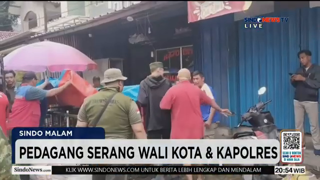 Pedagang Di Bekasi Serang Wali Kota Dan Kapolres Saat Penertiban   Sindo Malam   10 02