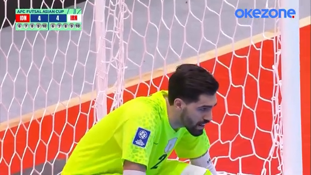 Momen Penalti Israr Kena  Distract  Wasit   Kiper Iran  Bola Melenceng Ke Kiri Gawang   Kick Off