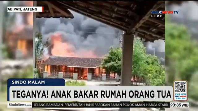 Teganya  Anak Tega Bakar Rumah Orang Tua  Warga Panik Padamkan Api Sindo Malam   06 02.