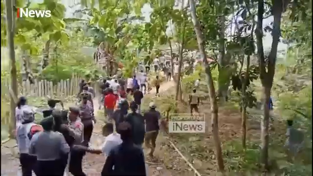 Ricuh  Warga Sultra Geruduk Ponpes Buntut Dugaan Pencabulan Santri Oleh Kyai   Inews Terkini.