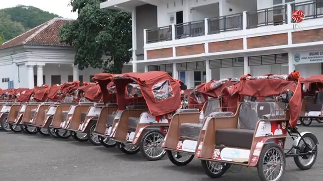 Berkat Becak Listrik  Penarik Becak Pacitan Kini Tak Perlu Lagi Capek Mengayuh   Idxc Update
